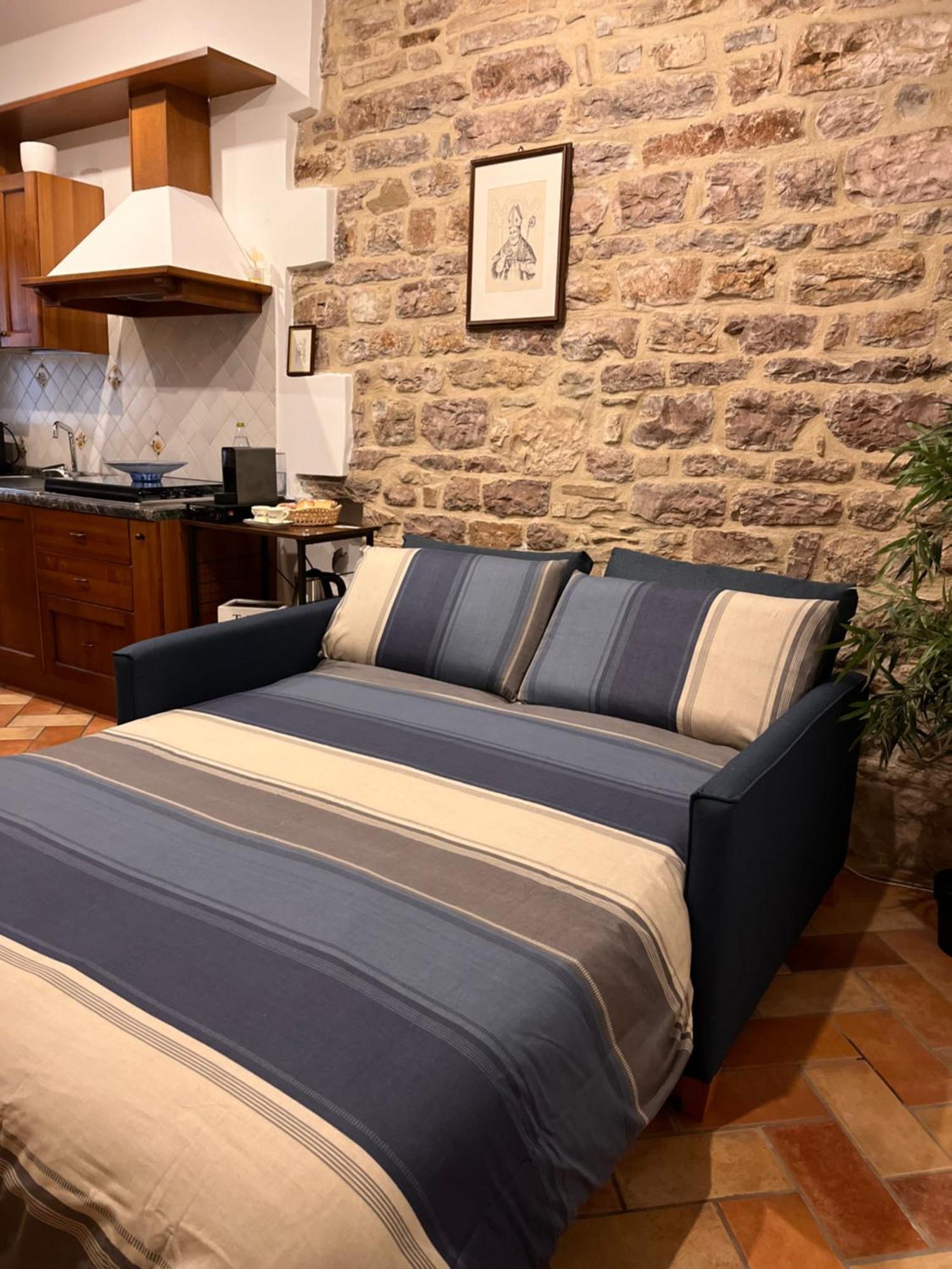 Casa Armanni - La Tua Casa Di Pietra Apartment Губио Екстериор снимка